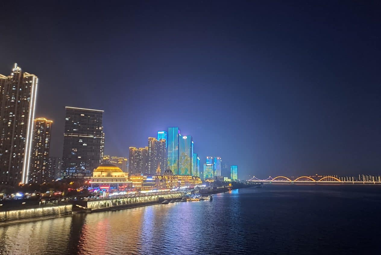 Du Fu River Pavilion & the Xiang Riverside, Changsha